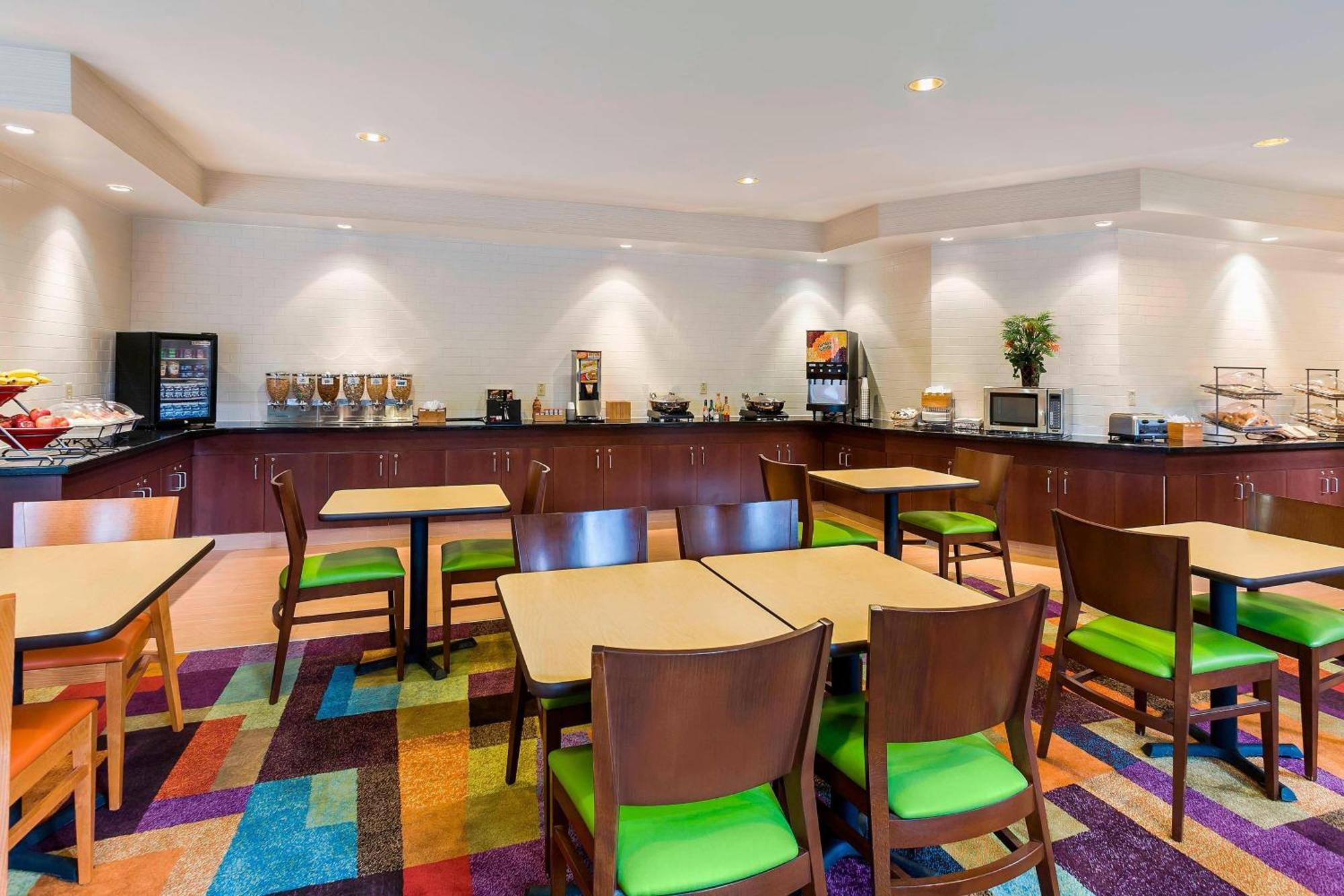 Fairfield Inn & Suites Dallas Park Central Buitenkant foto