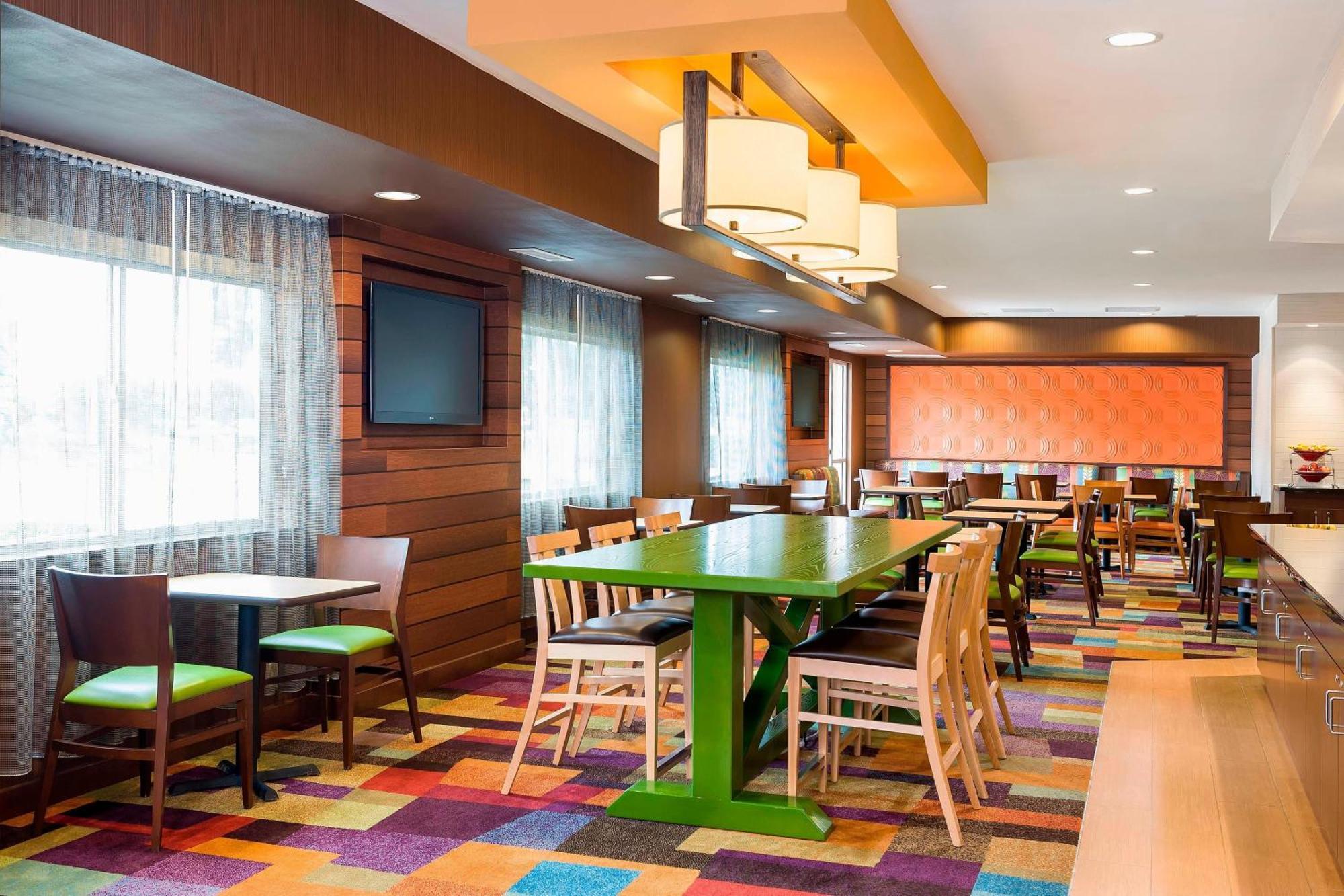 Fairfield Inn & Suites Dallas Park Central Buitenkant foto